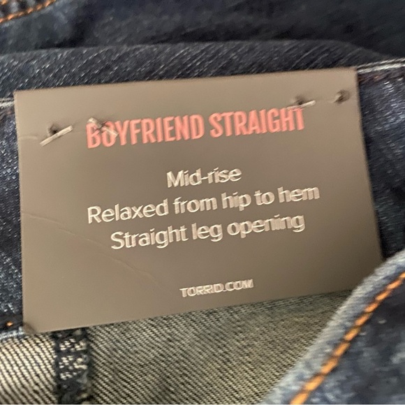 Torrid Vintage Boyfriend Straight Jeans Size 24 Tall - Picture 4 of 6